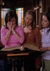 Charmed-Online_dot_net-2x01WitchTrial2408.jpg