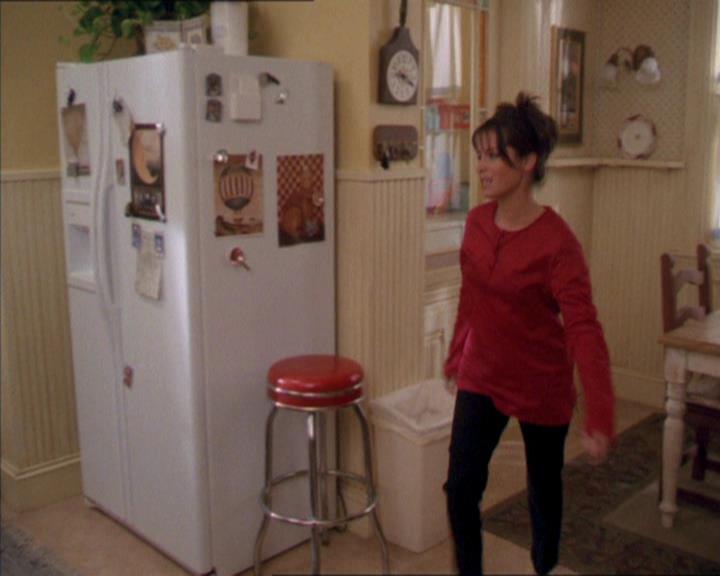 Charmed-Online_dot_net-2x02MoralityBites0013.jpg
