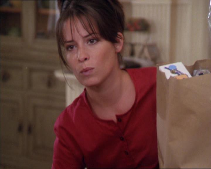 Charmed-Online_dot_net-2x02MoralityBites0015.jpg