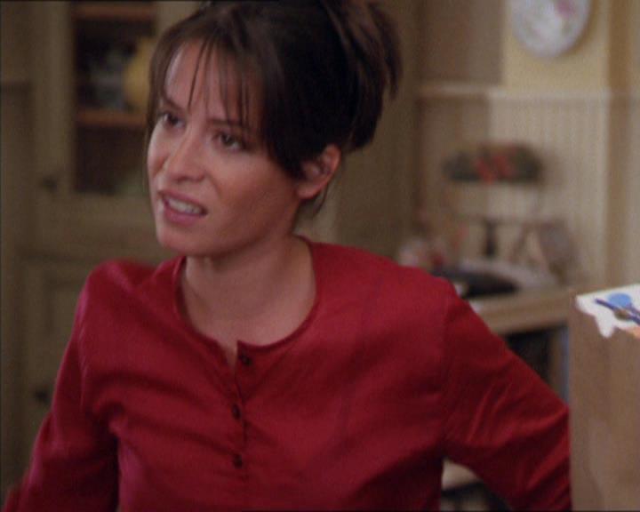 Charmed-Online_dot_net-2x02MoralityBites0016.jpg