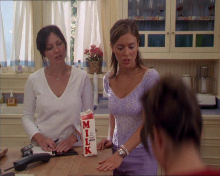 Charmed-Online_dot_net-2x02MoralityBites0018.jpg
