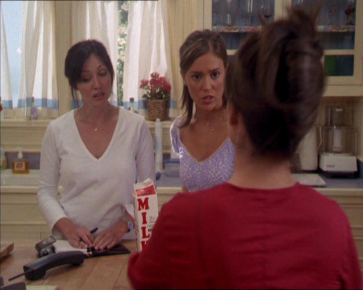 Charmed-Online_dot_net-2x02MoralityBites0020.jpg