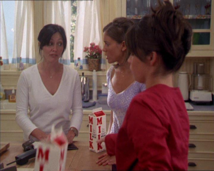 Charmed-Online_dot_net-2x02MoralityBites0021.jpg
