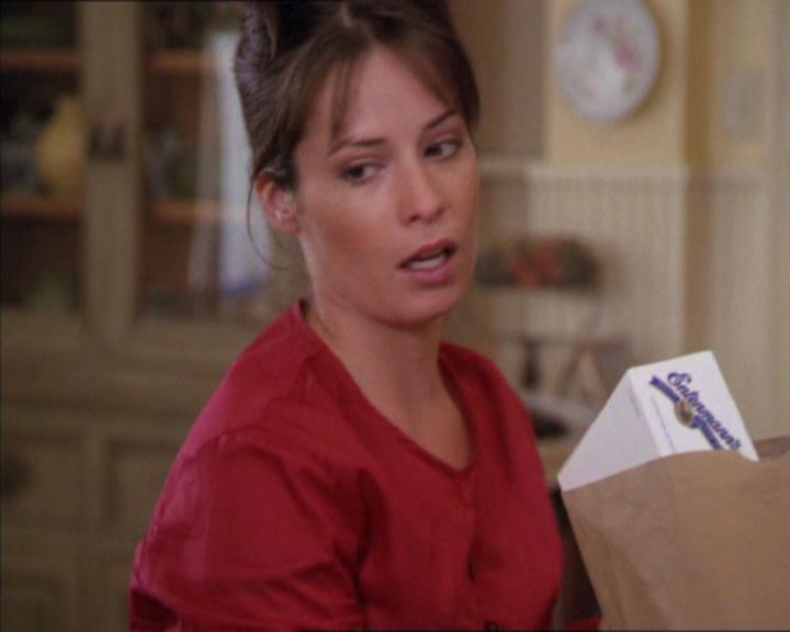 Charmed-Online_dot_net-2x02MoralityBites0022.jpg