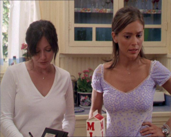 Charmed-Online_dot_net-2x02MoralityBites0024.jpg