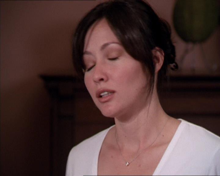 Charmed-Online_dot_net-2x02MoralityBites0053.jpg