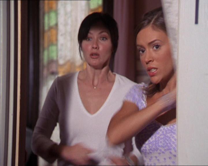Charmed-Online_dot_net-2x02MoralityBites0090.jpg