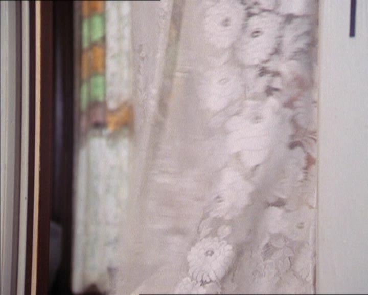 Charmed-Online_dot_net-2x02MoralityBites0091.jpg