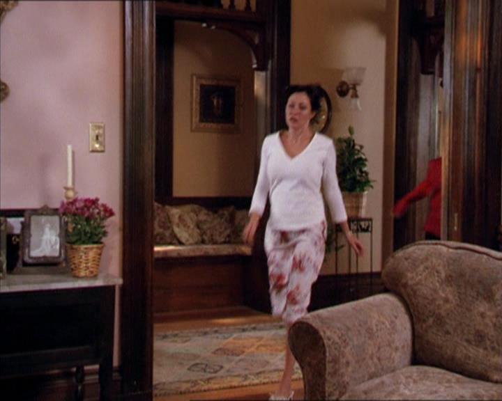 Charmed-Online_dot_net-2x02MoralityBites0127.jpg