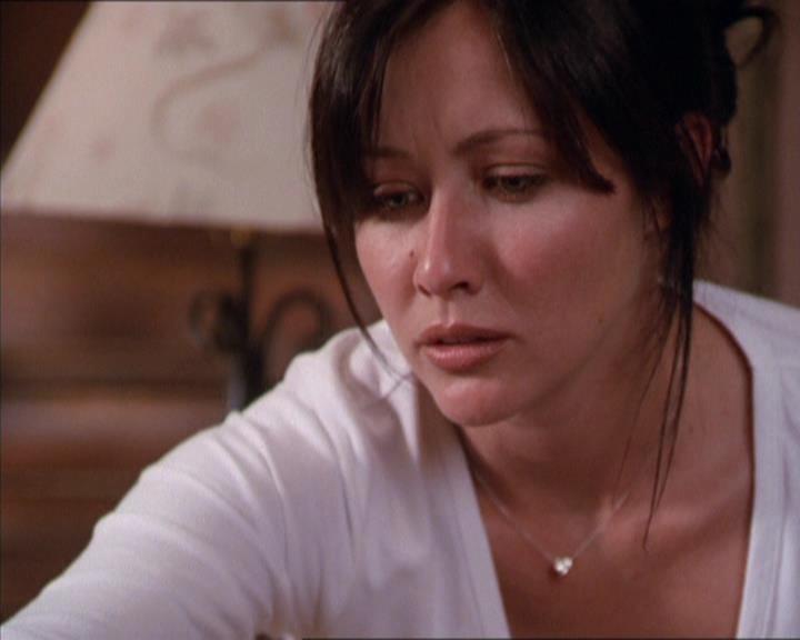 Charmed-Online_dot_net-2x02MoralityBites0140.jpg