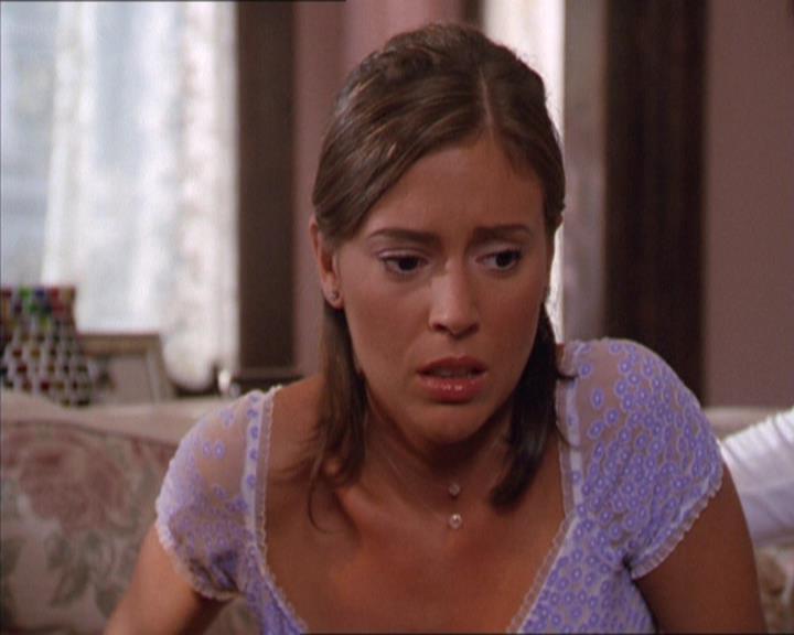 Charmed-Online_dot_net-2x02MoralityBites0142.jpg