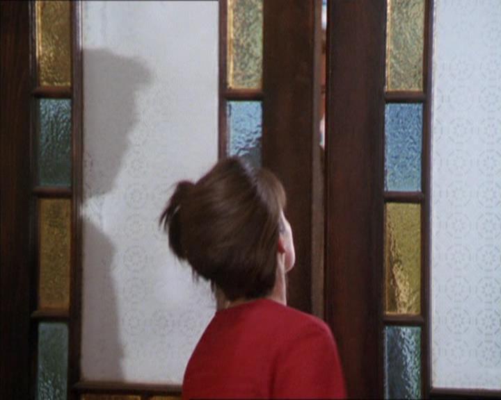Charmed-Online_dot_net-2x02MoralityBites0252.jpg