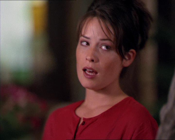 Charmed-Online_dot_net-2x02MoralityBites0267.jpg