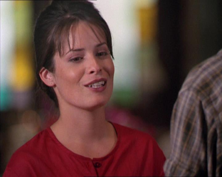 Charmed-Online_dot_net-2x02MoralityBites0298.jpg