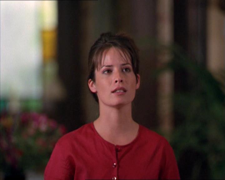 Charmed-Online_dot_net-2x02MoralityBites0305.jpg
