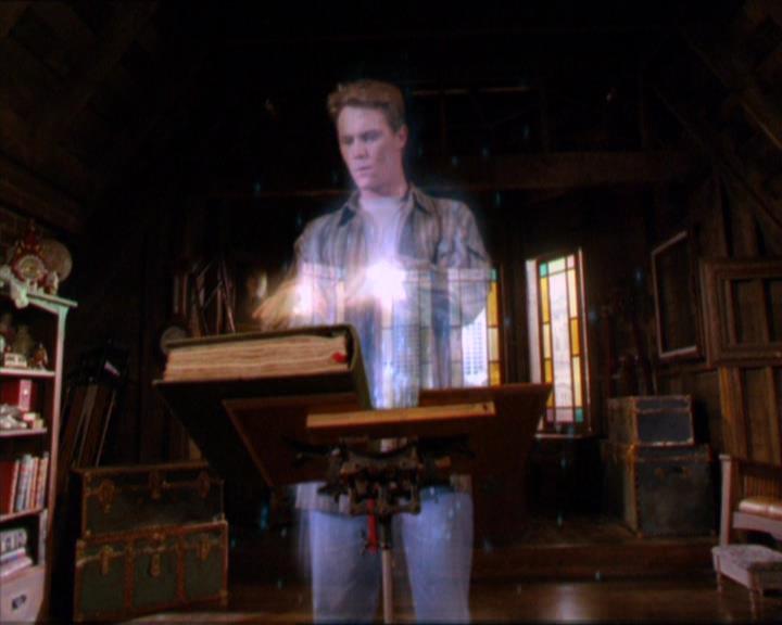 Charmed-Online_dot_net-2x02MoralityBites0309.jpg