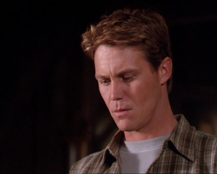 Charmed-Online_dot_net-2x02MoralityBites0316.jpg