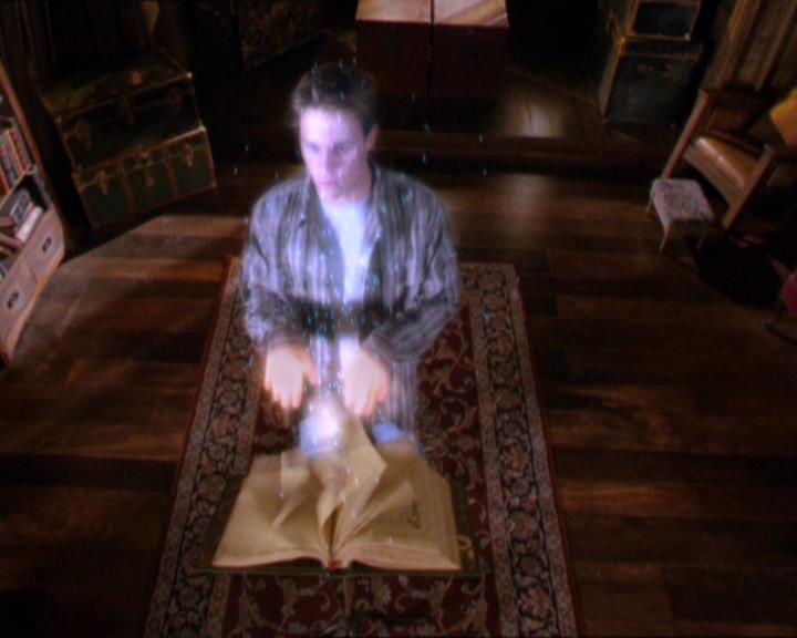 Charmed-Online_dot_net-2x02MoralityBites0319.jpg