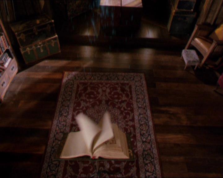Charmed-Online_dot_net-2x02MoralityBites0321.jpg