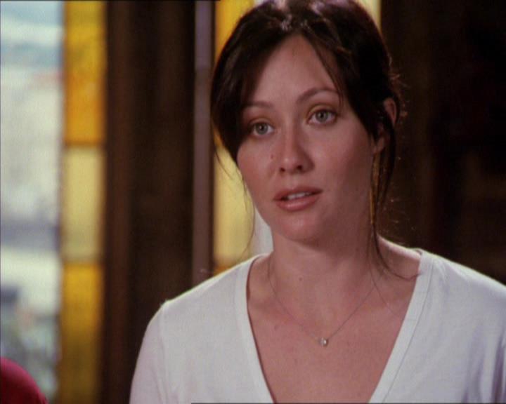 Charmed-Online_dot_net-2x02MoralityBites0349.jpg