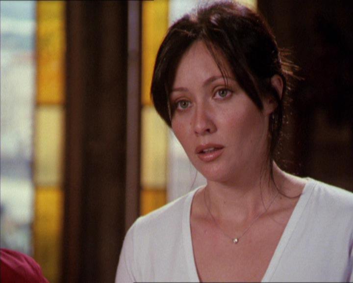 Charmed-Online_dot_net-2x02MoralityBites0365.jpg