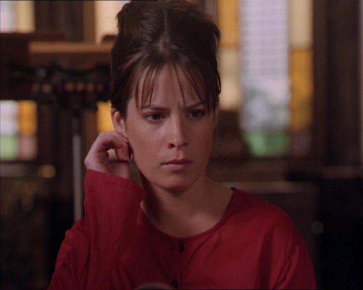Charmed-Online_dot_net-2x02MoralityBites0384.jpg
