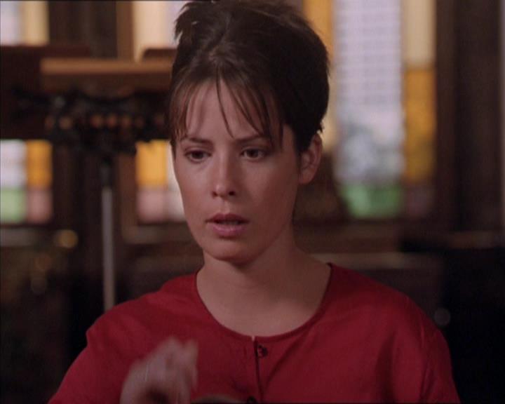 Charmed-Online_dot_net-2x02MoralityBites0385.jpg