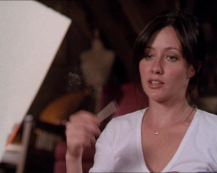 Charmed-Online_dot_net-2x02MoralityBites0402.jpg
