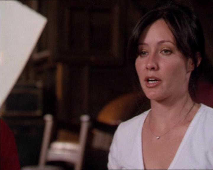 Charmed-Online_dot_net-2x02MoralityBites0403.jpg