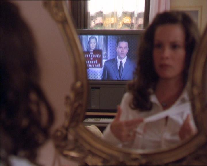 Charmed-Online_dot_net-2x02MoralityBites0461.jpg