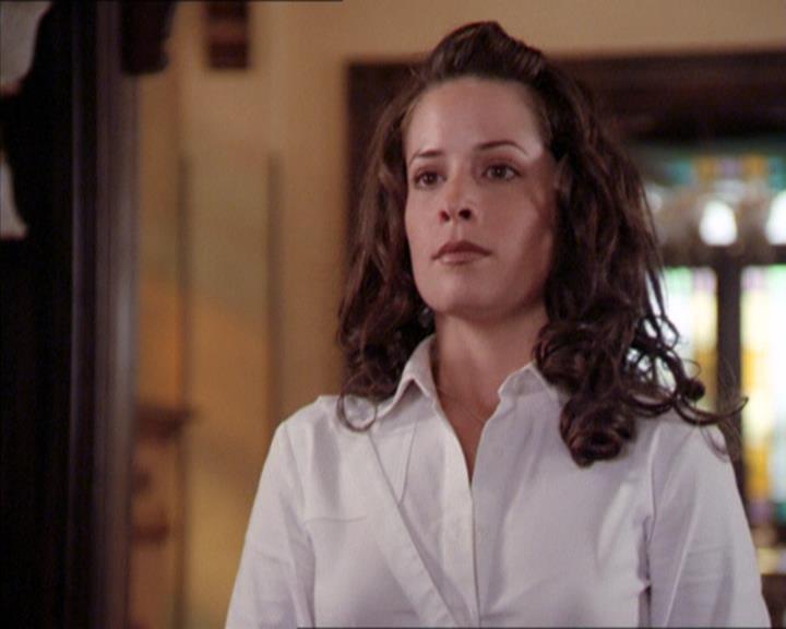 Charmed-Online_dot_net-2x02MoralityBites0492.jpg