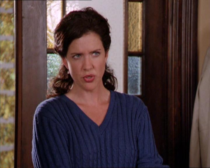 Charmed-Online_dot_net-2x02MoralityBites0496.jpg
