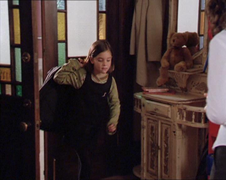 Charmed-Online_dot_net-2x02MoralityBites0518.jpg