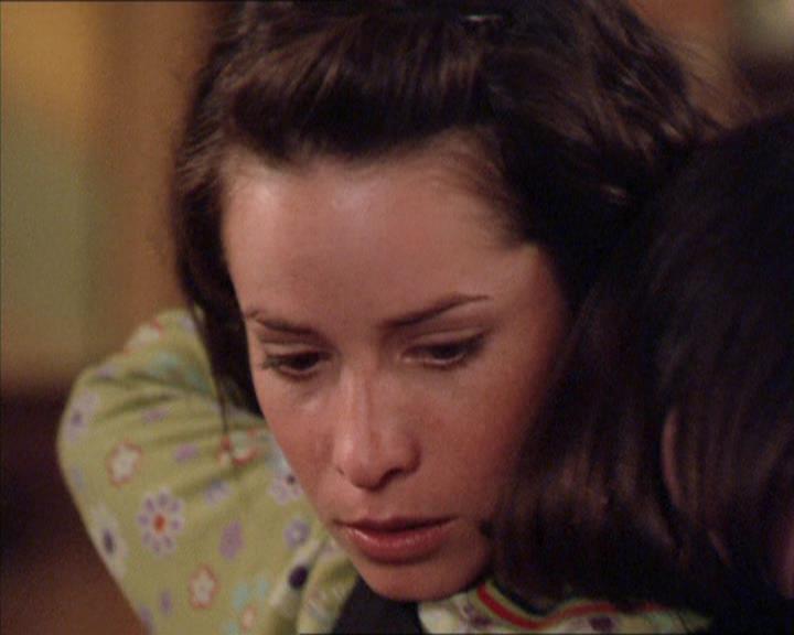 Charmed-Online_dot_net-2x02MoralityBites0530.jpg
