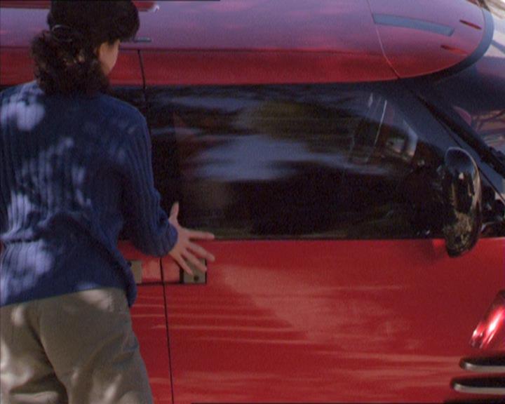 Charmed-Online_dot_net-2x02MoralityBites0540.jpg