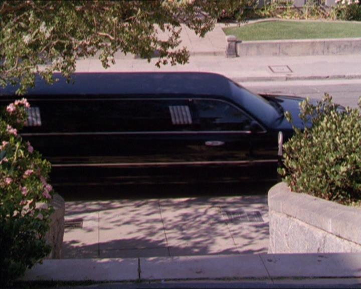 Charmed-Online_dot_net-2x02MoralityBites0549.jpg