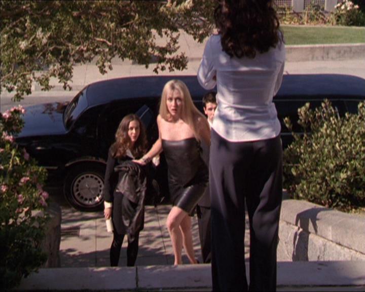 Charmed-Online_dot_net-2x02MoralityBites0566.jpg Charmed-Online_dot_net-2x02MoralityBites0566.jpg