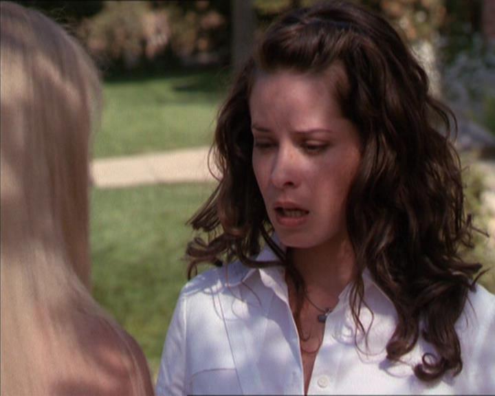 Charmed-Online_dot_net-2x02MoralityBites0571.jpg