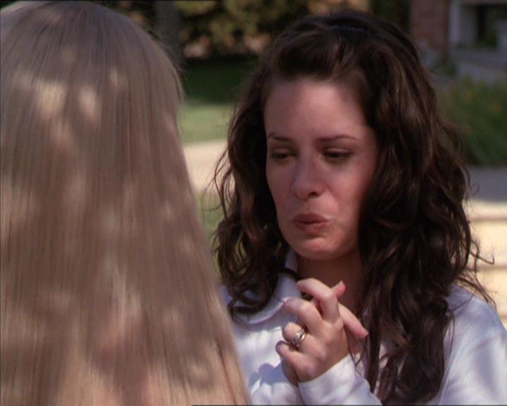 Charmed-Online_dot_net-2x02MoralityBites0580.jpg