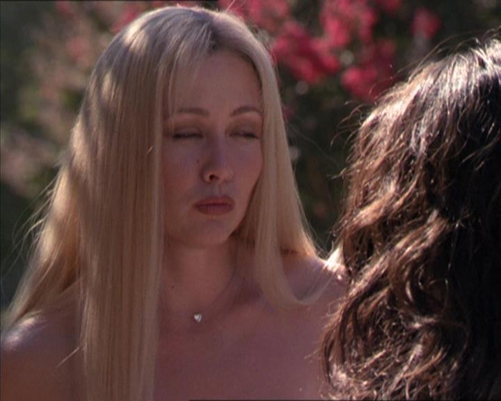 Charmed-Online_dot_net-2x02MoralityBites0583.jpg
