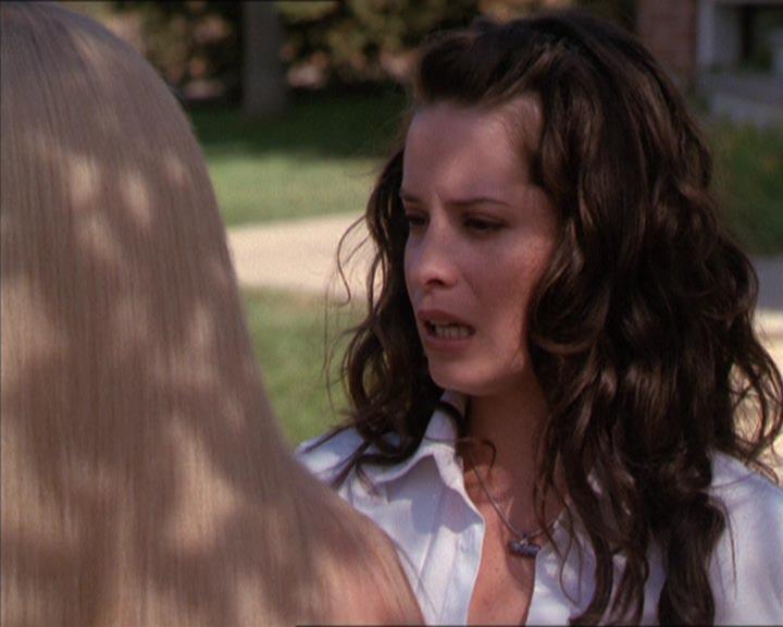 Charmed-Online_dot_net-2x02MoralityBites0590.jpg