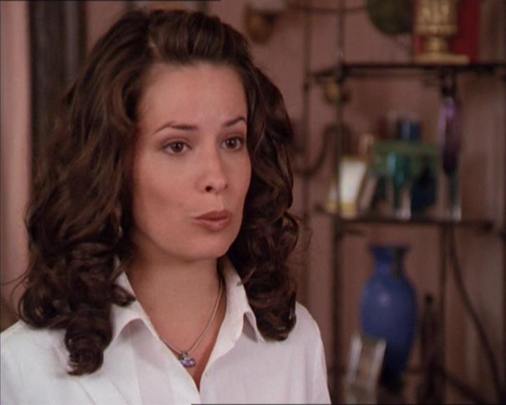Charmed-Online_dot_net-2x02MoralityBites0607.jpg