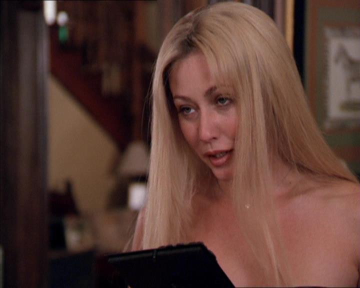 Charmed-Online_dot_net-2x02MoralityBites0616.jpg Charmed-Online_dot_net-2x02MoralityBites0616.jpg