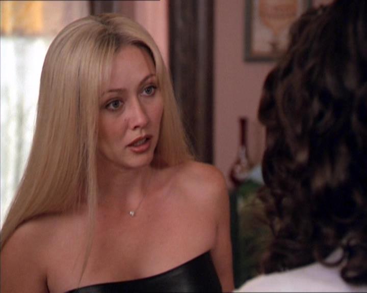 Charmed-Online_dot_net-2x02MoralityBites0647.jpg Charmed-Online_dot_net-2x02MoralityBites0647.jpg