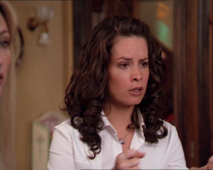 Charmed-Online_dot_net-2x02MoralityBites0650.jpg