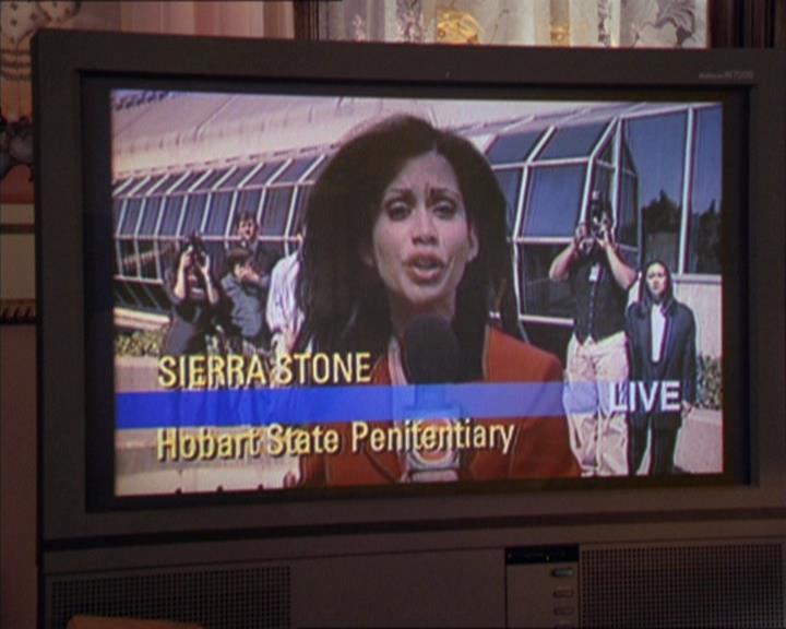 Charmed-Online_dot_net-2x02MoralityBites0671.jpg