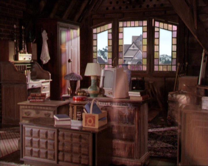 Charmed-Online_dot_net-2x02MoralityBites0737.jpg