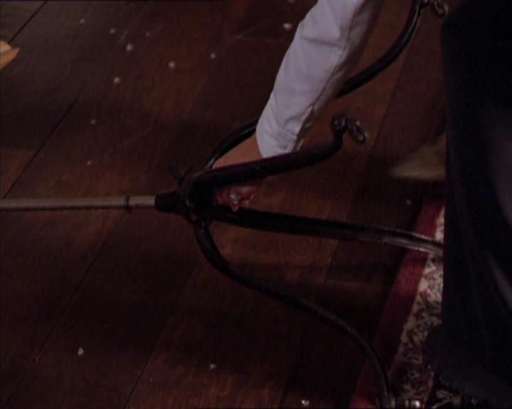 Charmed-Online_dot_net-2x02MoralityBites0758.jpg