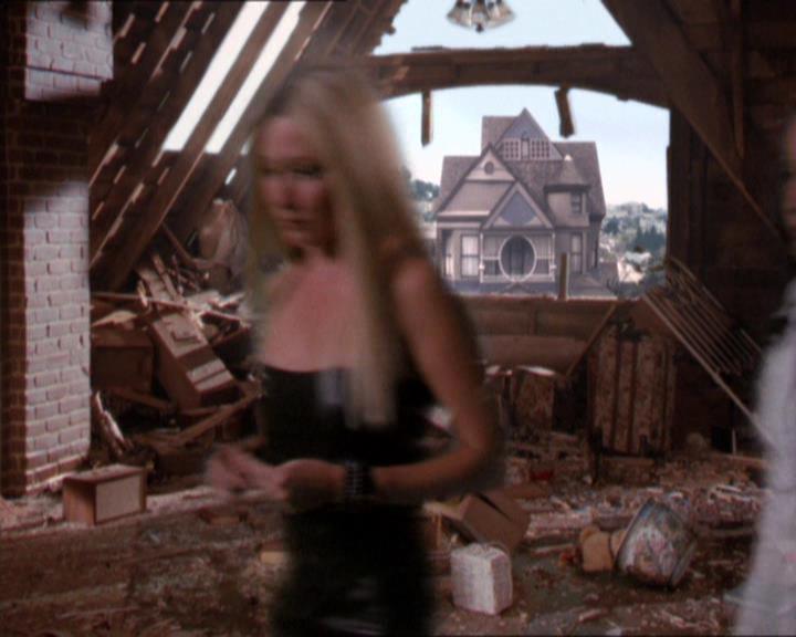 Charmed-Online_dot_net-2x02MoralityBites0781.jpg