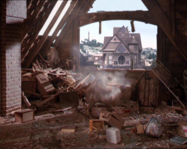 Charmed-Online_dot_net-2x02MoralityBites0783.jpg